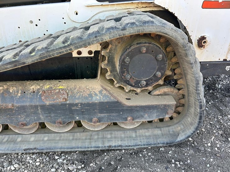 2016-bobcat-t740-image-18