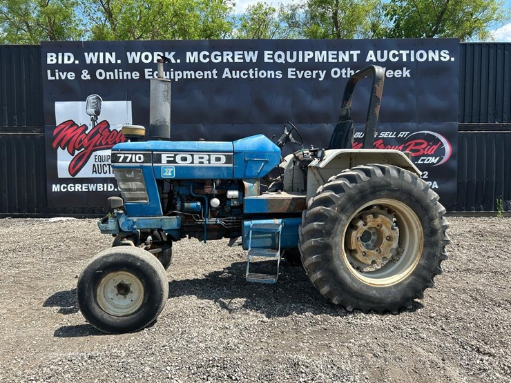 ford-7710-image-1