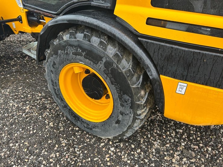 jcb-407-image-15