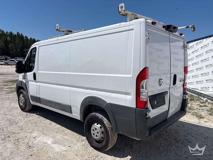 2018-ram-promaster-1500-image-4