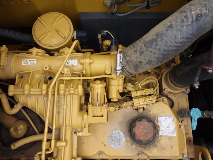 2019-caterpillar-335f-lcr-image-45