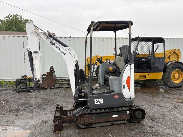 bobcat-e20-image-1