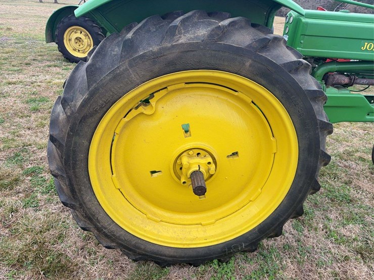 john-deere-b-image-15