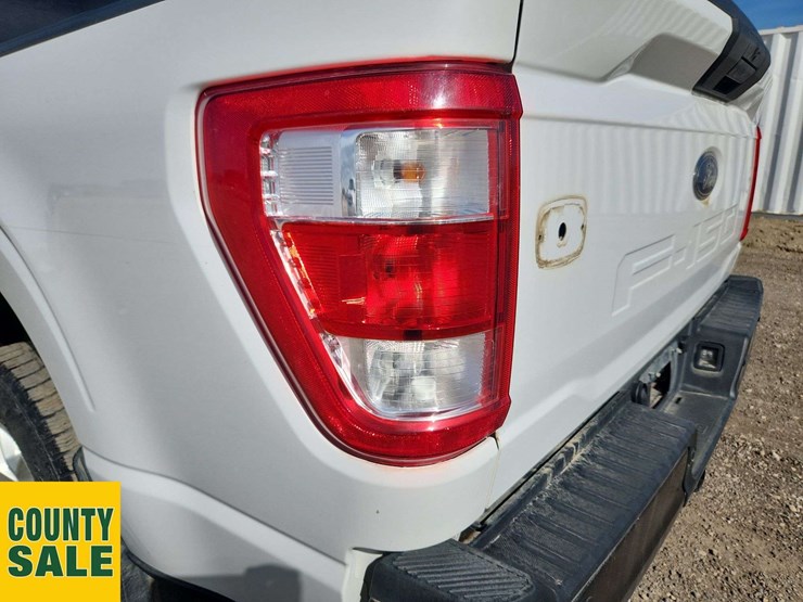 2022-ford-f150-xl-image-41