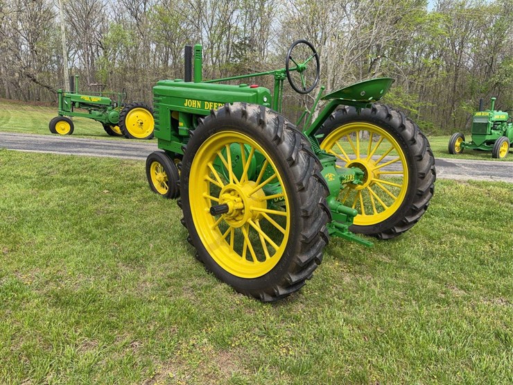 john-deere-b-image-3