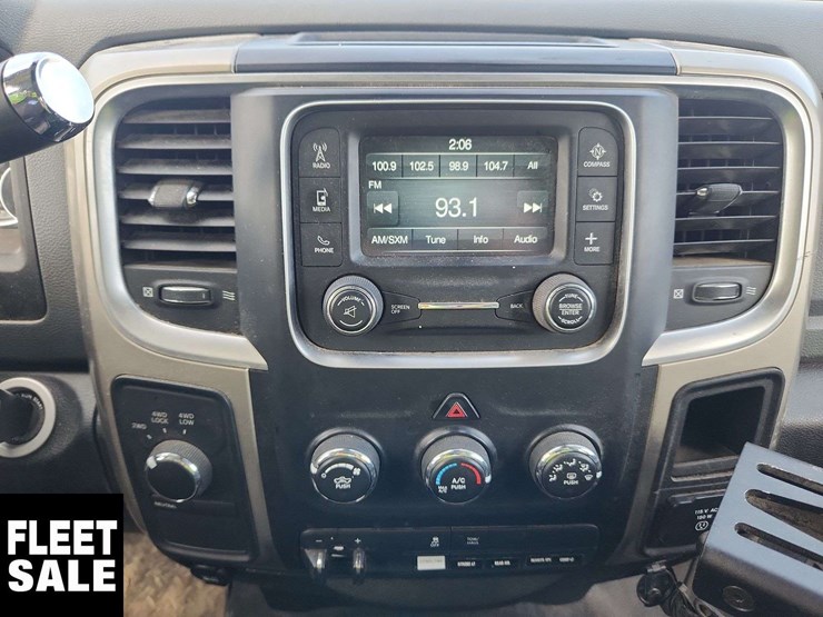 2015-ram-2500-slt-image-23