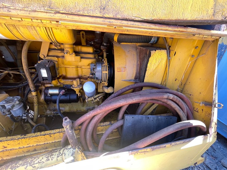 #1048-•-air-compressor-image-14