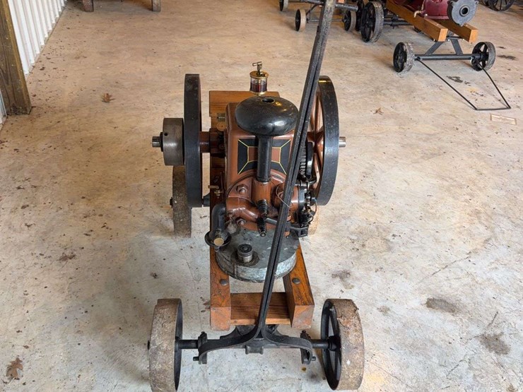 bates-bull-pup-2-1/2-hp-engine-image-8