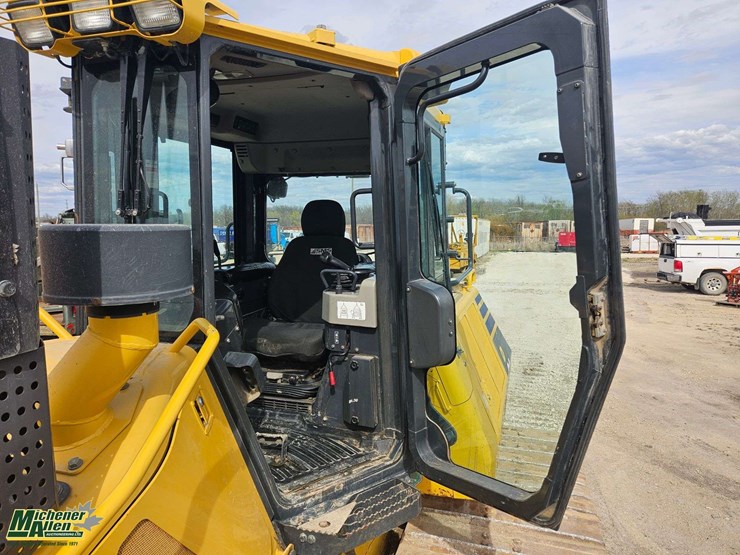 2017-komatsu-d61px-24-image-15