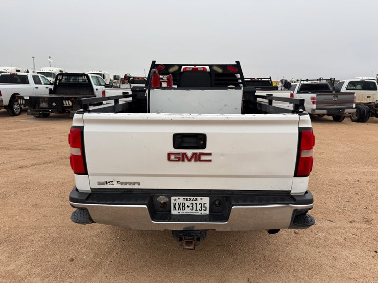 2018-gmc-sierra-2500hd-image-5