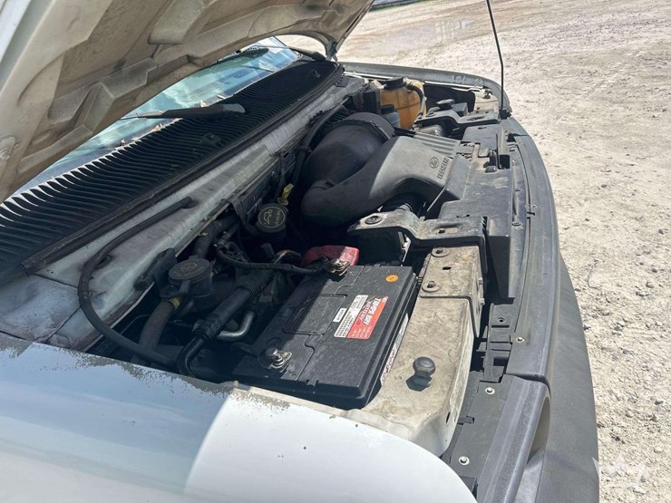 2005-ford-cargo-image-8