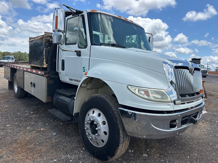 2005-international-durastar-4400-image-12