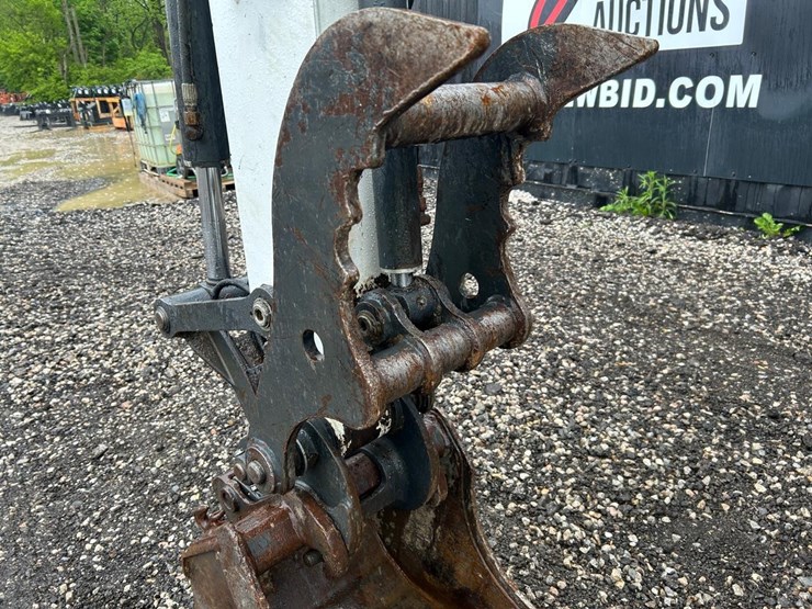 2015-bobcat-e35-image-9
