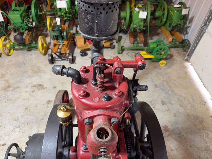 international-harvester-famous-2hp-image-14