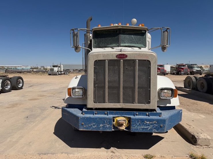 2013-peterbilt-365-image-2