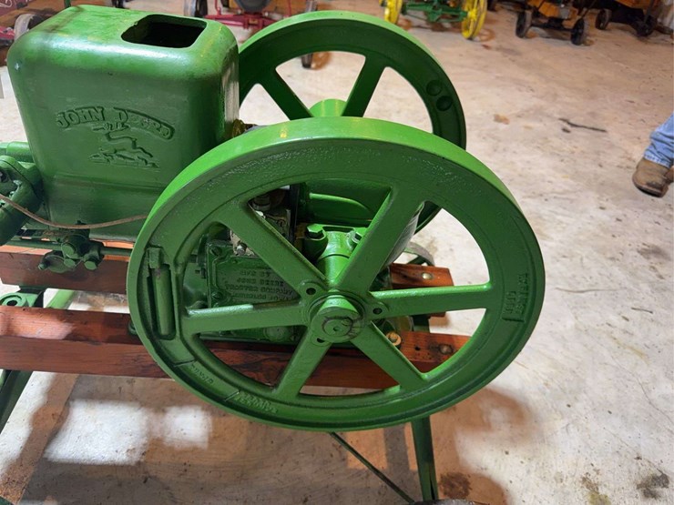 john-deere-e-1-1/2hp-fantasy-embossed-hopper-image-13