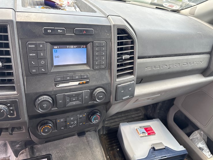2020-ford-f550-image-13