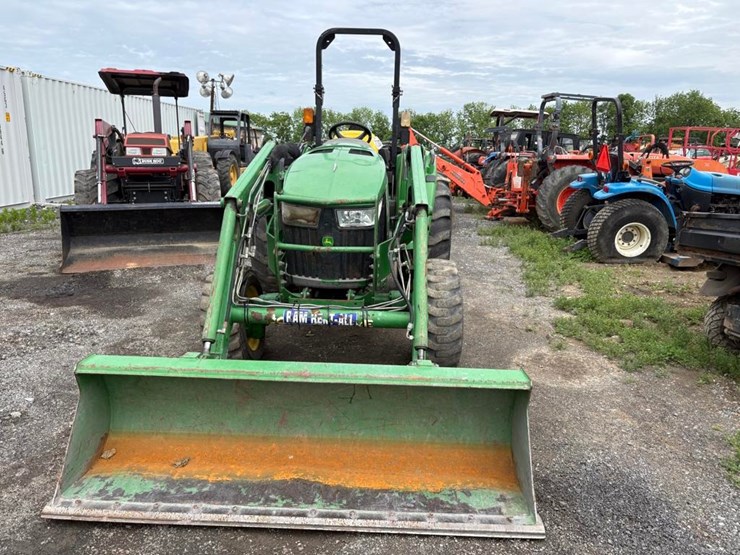 john-deere-4052m-image-3