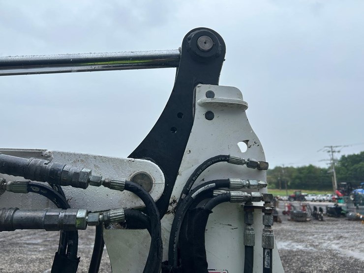 2015-bobcat-e35-image-11