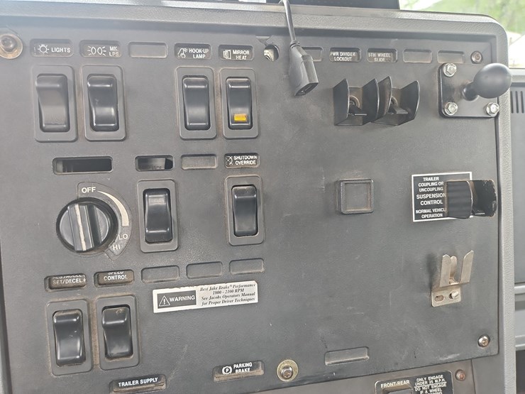 2000-mack-ch613-image-27