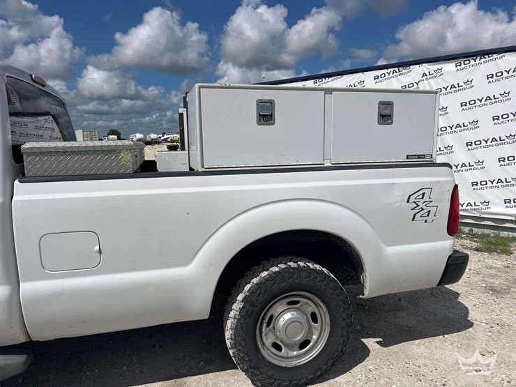 2011-ford-f250-image-13