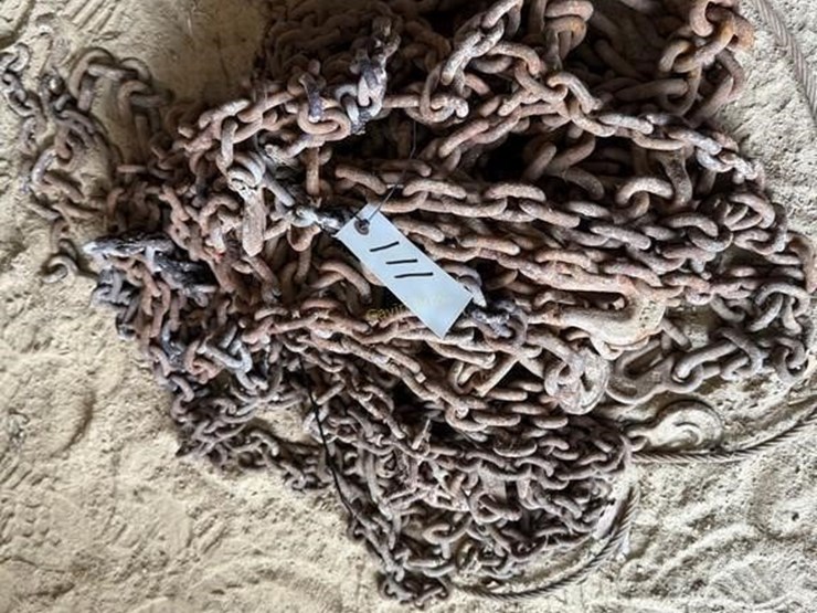 misc-chains-&-hooks-image-1