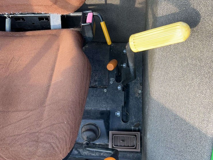 john-deere-5210-image-56