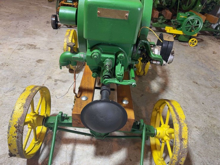 1921-waterloo-boy-2hp-engine-image-9