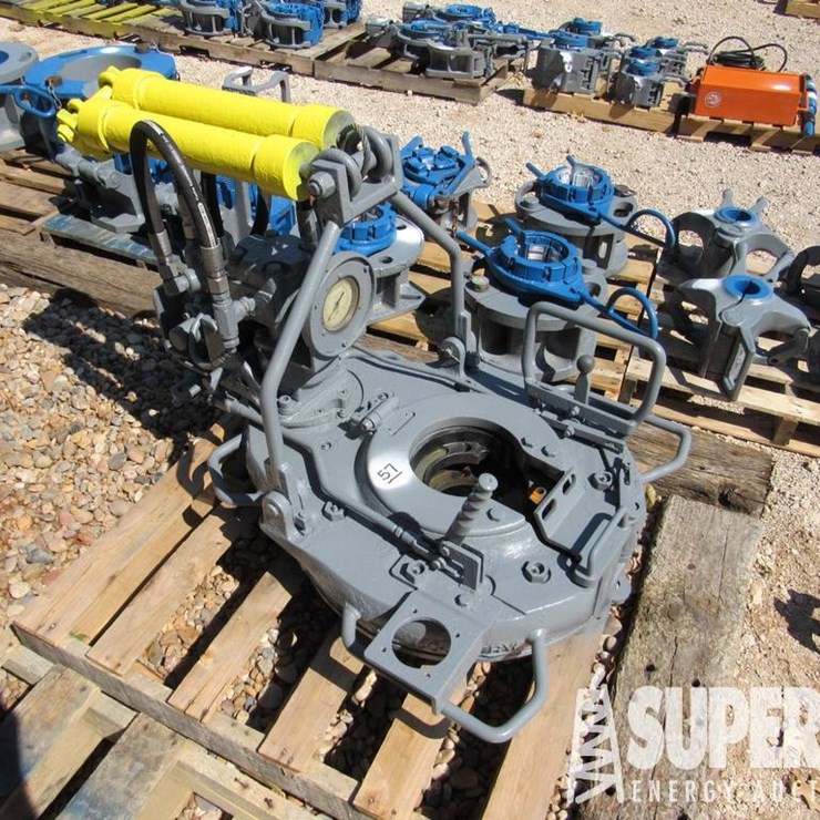 MASSEY-FERGUSON 8