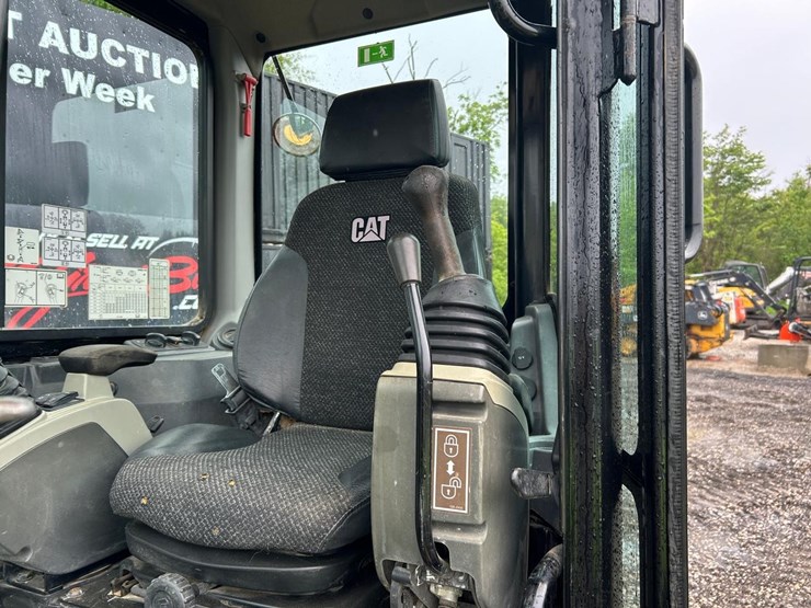 2016-caterpillar-305e2-image-19
