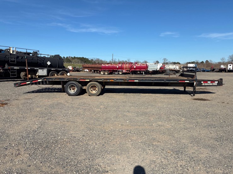 2006-legend-trailer-25ft-flatbed-dovetail-trailer-image-4