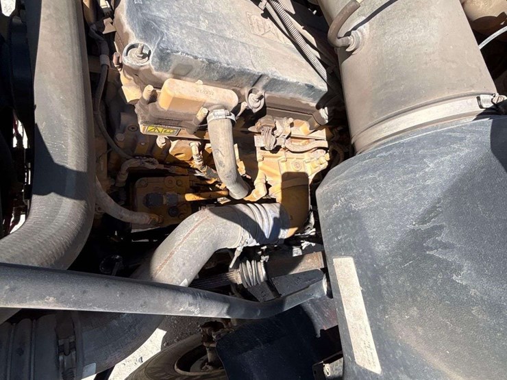 sterling-tri-axle-dump-truck-image-9