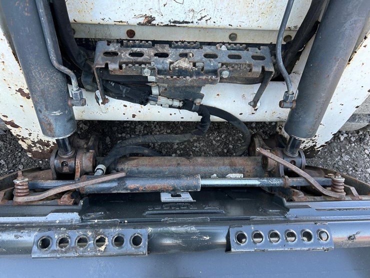 2016-bobcat-t740-image-10