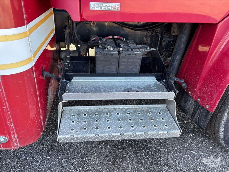 2007-freightliner-m2-106-image-52
