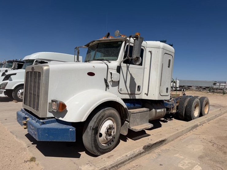 2013-peterbilt-365-image-1