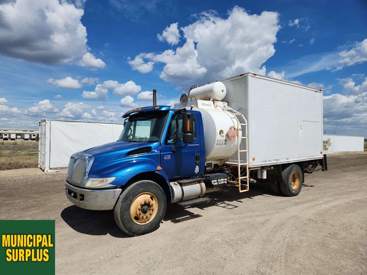 2007-international-durastar-4300-image-1