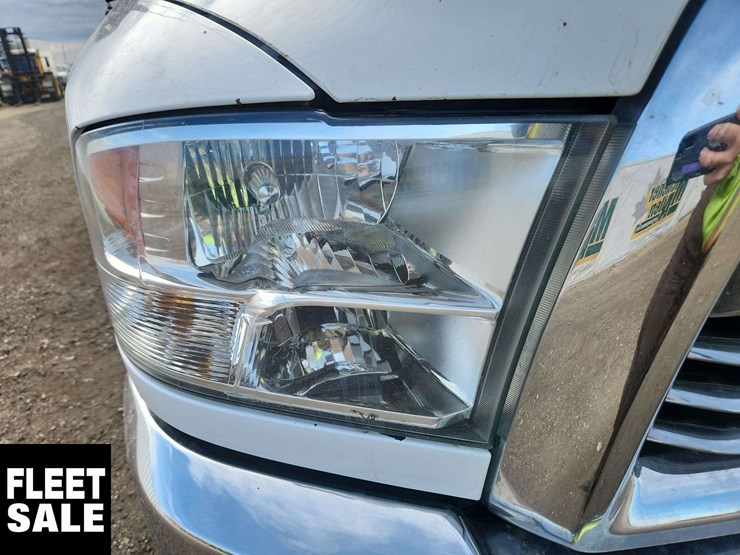 2015-ram-2500-slt-image-53