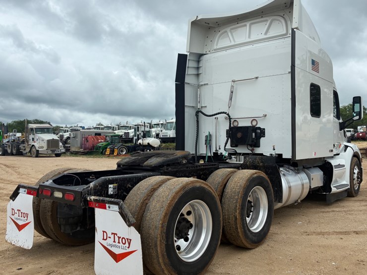 2019-peterbilt-579-image-4
