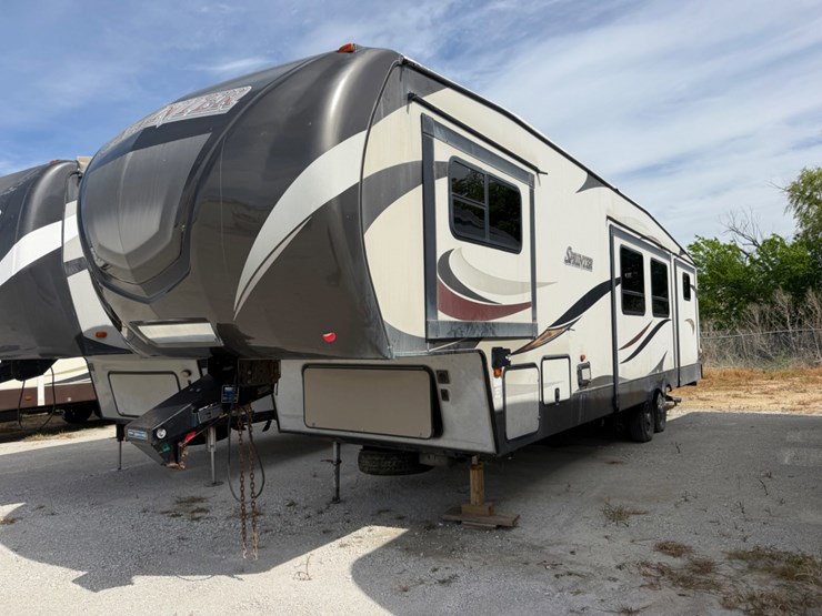2016-keystone-5th-wheel-image-1