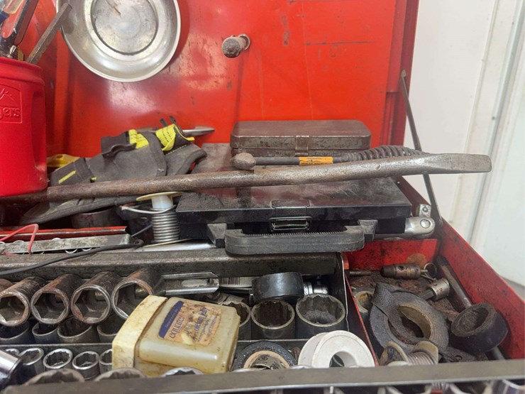 snap-on-tool-cabinet-with-assorted-tools-image-4