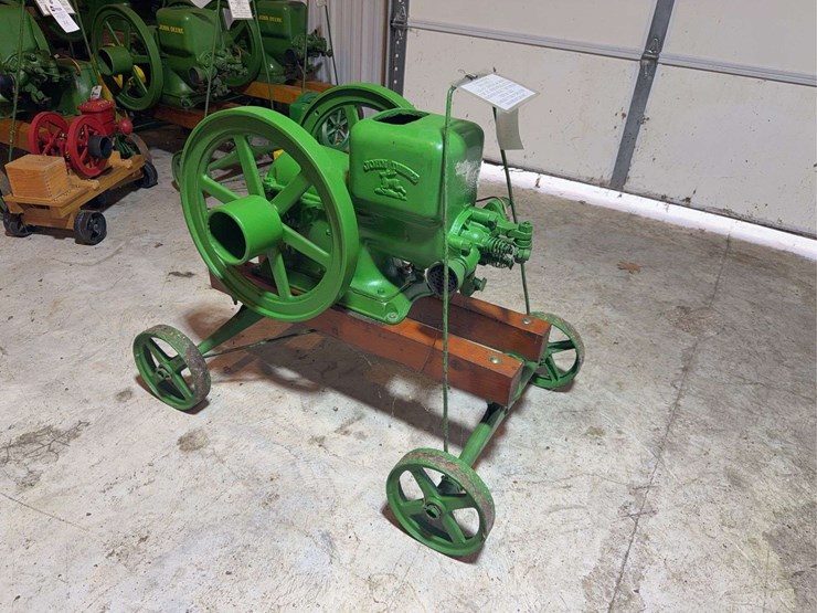 john-deere-e-1-1/2hp-fantasy-embossed-hopper-image-2