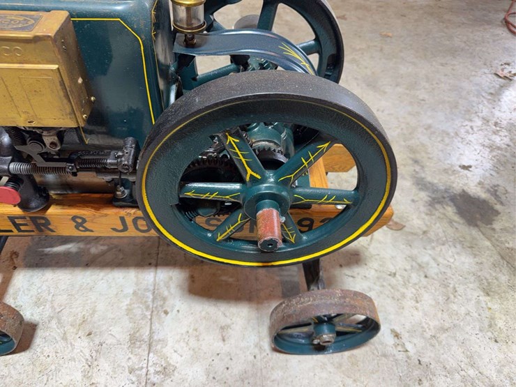 1925-fuller-and-johnson-1-1/2hp-image-15