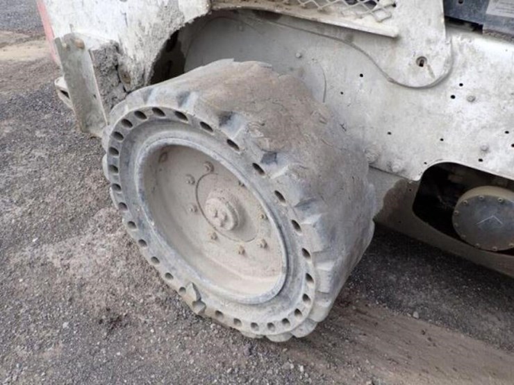2021-bobcat-s740-image-33