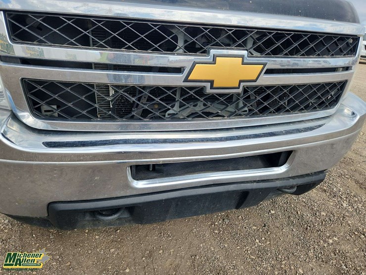 2012-chevrolet-silverado-3500-image-42