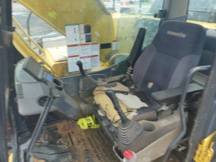 2013-komatsu-pc210-lc-image-11