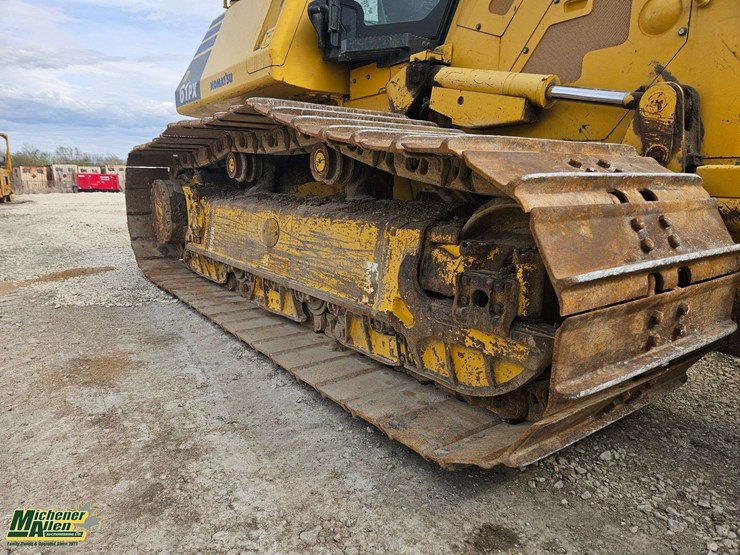 2017-komatsu-d61px-24-image-12