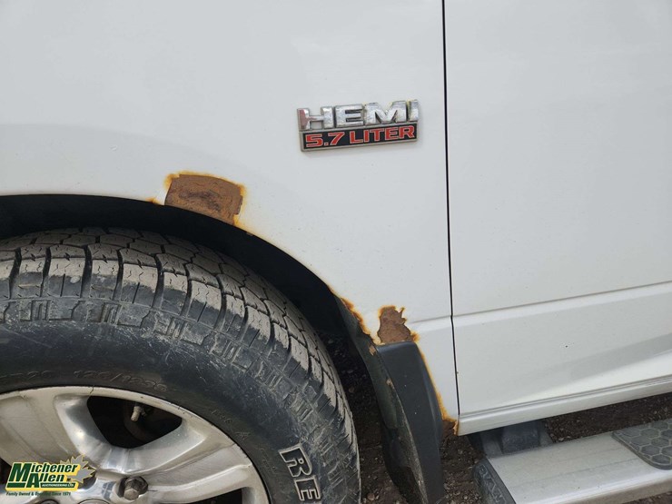 2013-dodge-1500-image-40