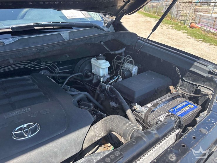 2016-toyota-tundra-image-17
