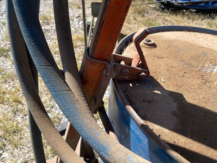 #1078-•-barrel-with-hand-operated-pump-image-6