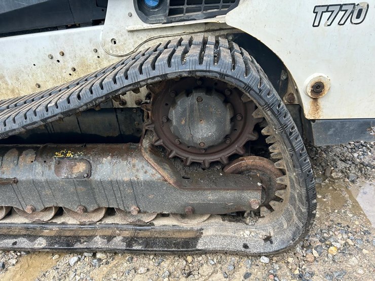 2019-bobcat-t770-image-14